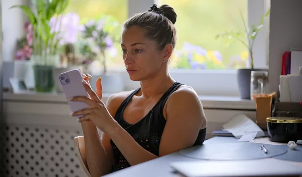 Τι είναι το "φαινόμενο της απλής έκθεσης" που σε κάνει να μην σου αρέσεις στις φωτογραφίες;