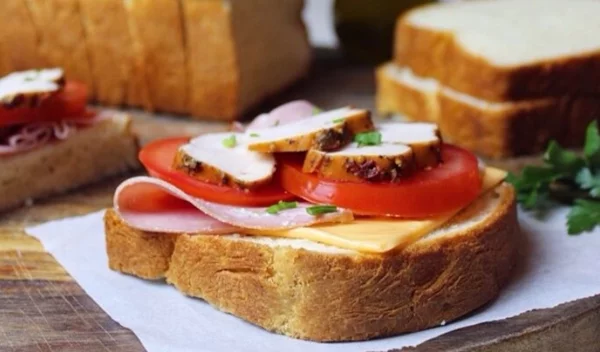 Φτιάξε εύκολα σπιτικό ψωμί του τοστ - με αγνά υλικά και χωρίς μίξερ
