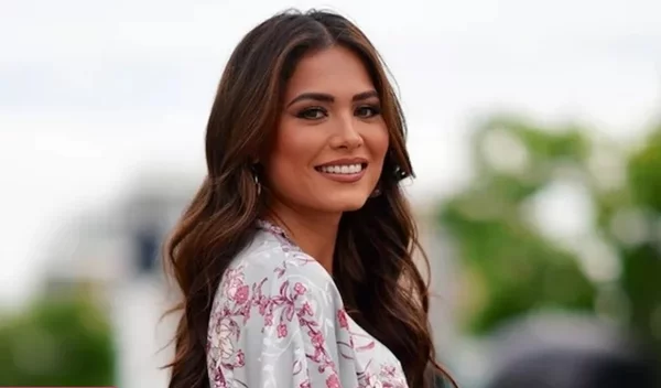 Τα μολύβια ματιών που φωτίζουν υπέροχα τα καστανά μάτια