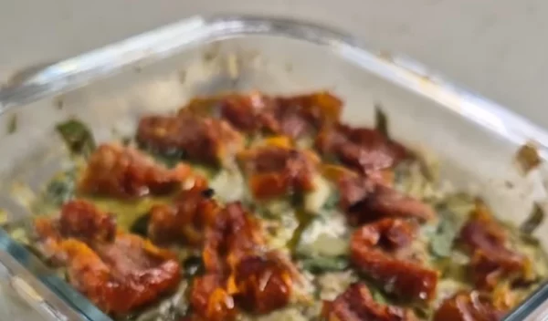 Ατομικό κοτόπουλο με πέστο: Εύκολο και με χαμηλά λιπαρά