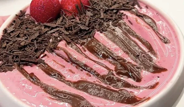 Aπολαυστικό bowl με γεύση Kiss - σε κρατάει χορτάτη για ώρες