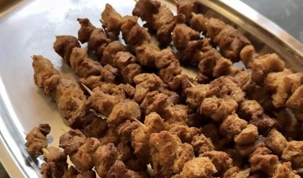 Συνταγή για τα πιο νόστιμα νηστίσιμα σουβλάκια - Θα τα λατρέψεις!