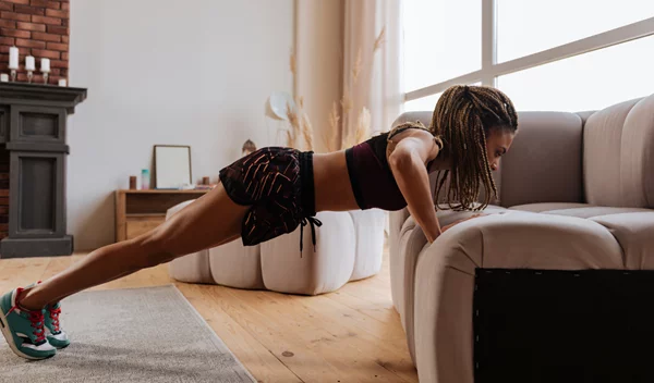 Push ups: 4 διαφορετικές εκδοχές της κλασικής άσκησης για να γυμνάσεις ολόκληρο το σώμα