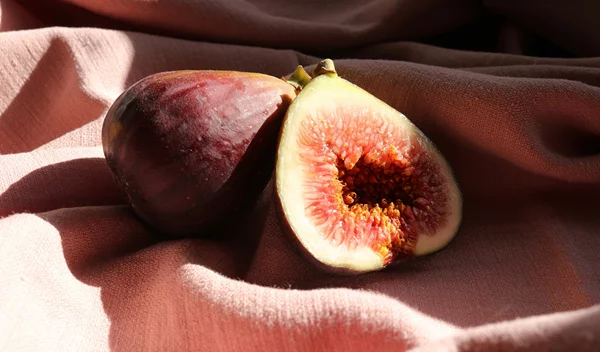 6 καλοκαιρινά φρούτα που σε ενυδατώνουν και σε κάνουν να λάμπεις