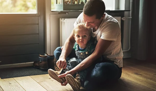 "Κάνε πιο γρήγορα": Η φράση που λέμε καθημερινά στα παιδιά μας τους προκαλεί μεγάλο άγχος