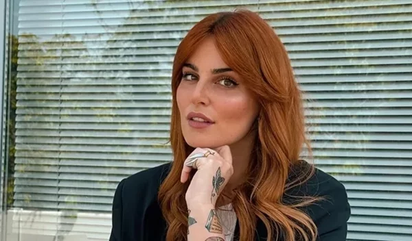 Η Εβελίνα Νικόλιζα επέστρεψε στο κούρεμα που την κολακεύει περισσότερο απ' όλα