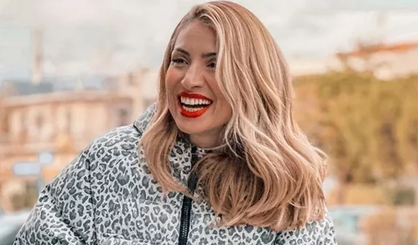 Καφέ και πολυτελής: Αυτή είναι η νέα αγαπημένη mascara της Μαρίας Ηλιάκη