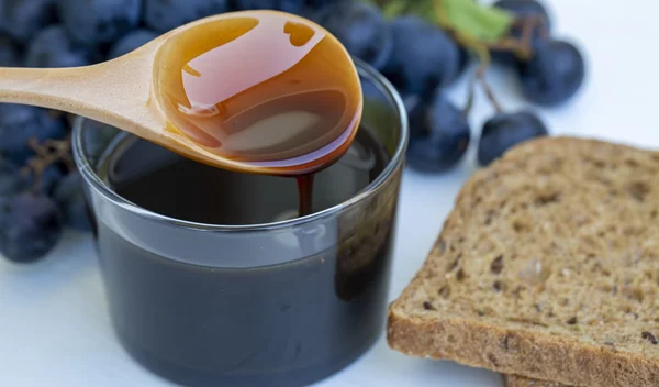 Πετιμέζι: Ένα φυσικό γλυκαντικό με εκπληκτικές ιδιότητες