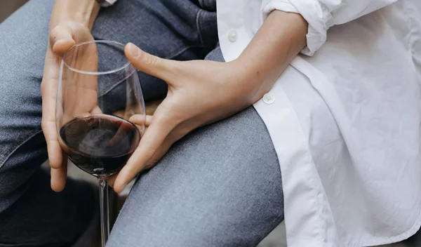 Αλκοόλ: Γιατί το hangover χειροτερεύει με τα χρόνια;