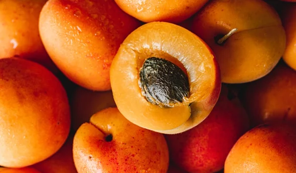 Tα άγνωστα οφέλη του βερίκοκου για την επιδερμίδα μας