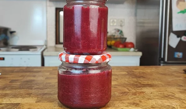 Σάλτσα παντζαριού - Ιδανική για να "απογειώσει" τα γρήγορα γεύματά σου!