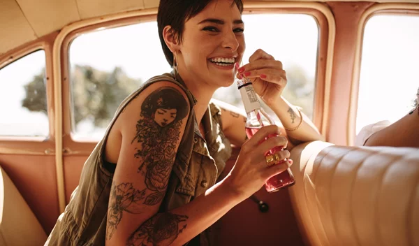 Τι γίνεται αν καταναλώνω πολλά ροφήματα με ζάχαρη κατά τη διάρκεια του καλοκαιριού;