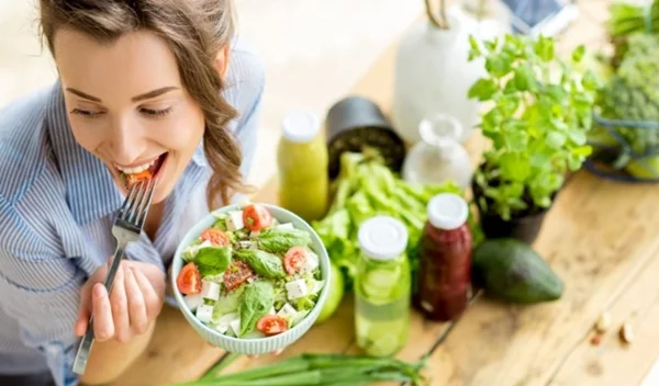 Η υγιεινή διατροφή που "αντιστοιχεί" σε 4.000 βήματα ημερησίως - Νέα μελέτη με δοκιμασία άσκησης