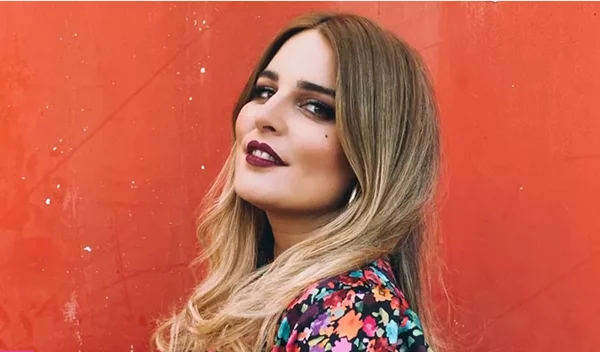 Η τάση στα νύχια που υιοθετούν τώρα όλες οι Ελληνίδες influencers