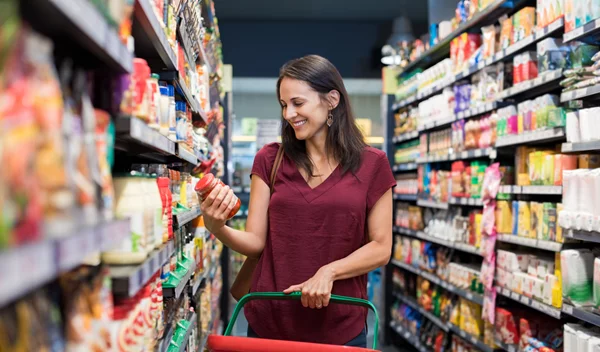 Τα 7 στοιχεία που πρέπει να τσεκάρεις στην ετικέτα τροφίμων