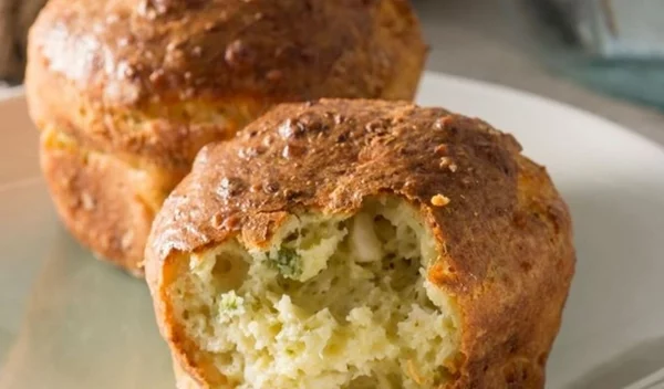 Η πιο γευστική συνταγή για αλμυρά muffins με ανθότυρο και βρώμη