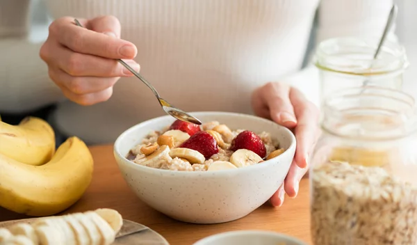 Τι τρώει μια διατροφολόγος; Ένα ημερήσιο διατροφικό πλάνο για απώλεια βάρους