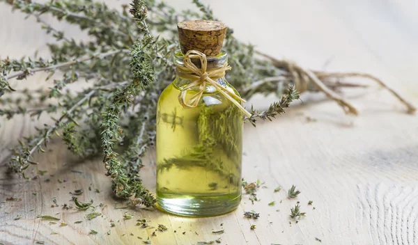 Ριγανέλαιο: Συνταγή για να το φτιάξεις στο σπίτι σου με 3 απλά βήματα