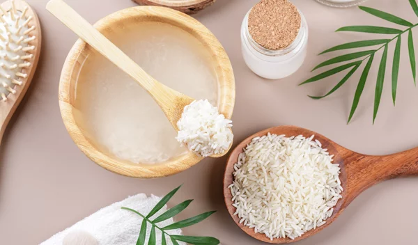 Το ρυζόνερο μακραίνει τα μαλλιά σου; Τι λέει η δερματολόγος;