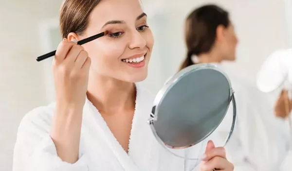 Πώς θα πετύχεις φυσικό εφέ ανόρθωσης ματιών μόνο με μια σκιά