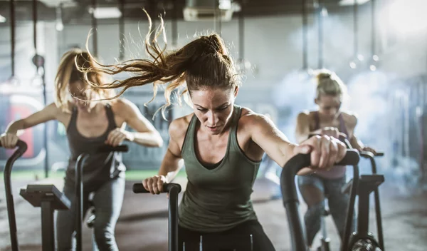 2 προπονήσεις για αρχάριες που καίνε θερμίδες και ενισχύουν τον μεταβολισμό