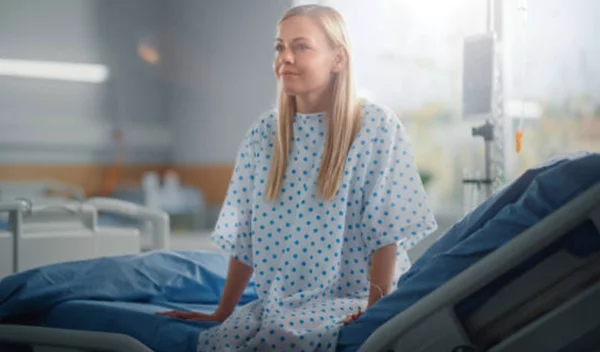 Χειρουργική εμμηνόπαυση: Πότε συμβαίνει, ποιες οι παρενέργειες και ποια τα οφέλη;