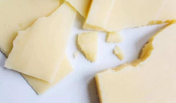 5 τυριά που μπορείς να καταναλώσεις αν έχεις δυσανεξία στη λακτόζη