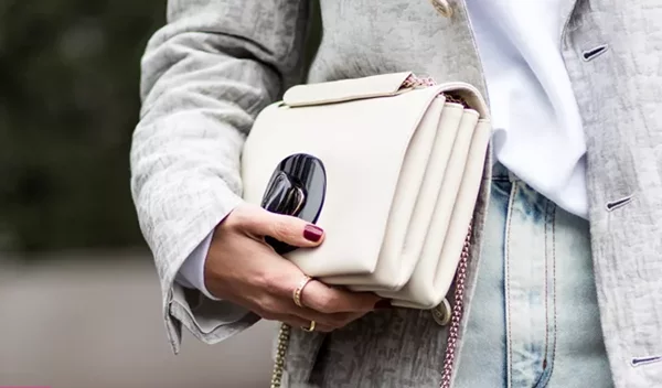 Έχεις κοντά νύχια; Οι τάσεις της χρονιάς που θα τα αναδείξουν