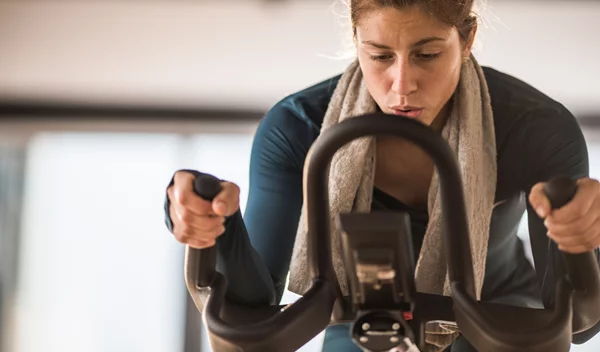 Μπορεί κάποιος να κολλήσει χλαμύδια από τον εξοπλισμό του γυμναστηρίου; Τι απαντά ένας γιατρός στο TikTok