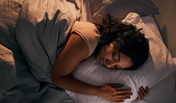 Γιατί είναι καλύτερο να κοιμόμαστε στο αριστερό πλευρό;