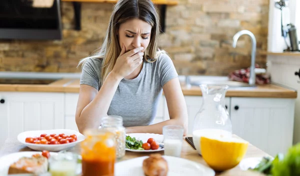 Πρωτεΐνη: Τα 6 σημάδια ότι καταναλώνεις περισσότερη από όσο χρειάζεσαι