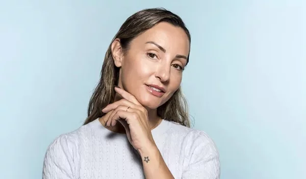 Anti-Aging Elixirs: Οι καλύτεροι οροί προσώπου για μια πιο νεανική και λαμπερή επιδερμίδα