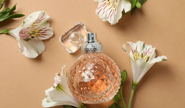 5 μεθυστικά αρώματα που μοσχοβολούν σαν ένα μπουκέτο λουλούδια