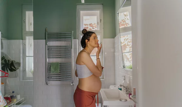 Πώς αντιμετωπίζεται η ακμή στην εγκυμοσύνη;