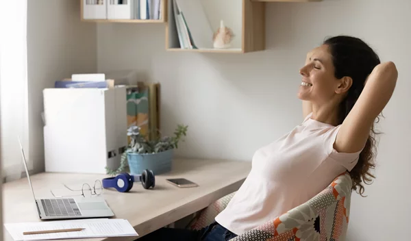 Κάνε αυτή την άσκηση κοιλιακών στο κάθισμα του γραφείου σου | βίντεο