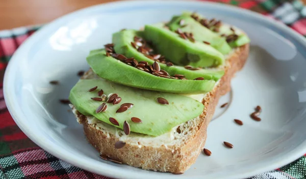 Λιναρόσπορος: 6 λόγοι για να τον προσθέσεις στα γεύματά σου