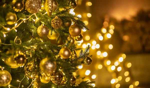 Ο μαθηματικός τύπος για το τέλεια διακοσμημένο δέντρο (ναι, υπάρχει)