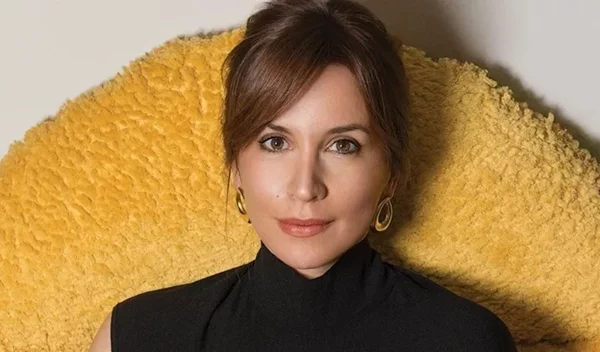 Νίκη Λυμπεράκη: "Είμαι σε μόνιμη δίαιτα και με μια μόνιμη αίσθηση ότι δεν είμαι αρκετά αδύνατη, αρκετά ωραία"