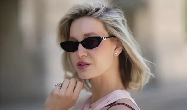 5 συνήθειες που ακολουθούν ευλαβικά οι beauty insiders για υγιή και λαμπερή επιδερμίδα το καλοκαίρι