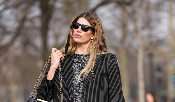 3 αβίαστα κομψά χτενίσματα που υιοθετεί κάθε Γαλλίδα τώρα