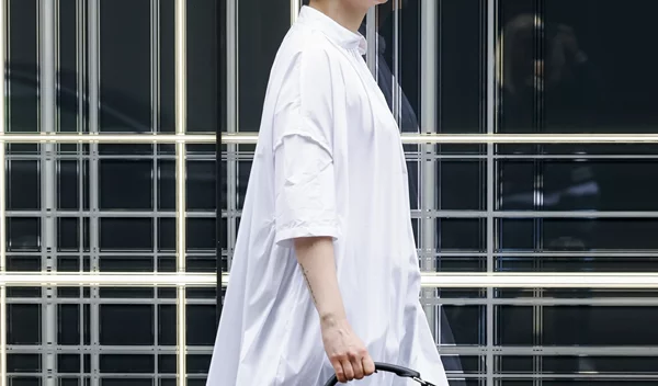 Άνοιξη 2025: Αυτή η τσάντα θα γίνει η εμμονή σου σύμφωνα με το TikTok