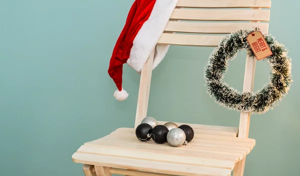 Απόκτησε λεπτή μέση μόνο με την καρέκλα της κουζίνας σου