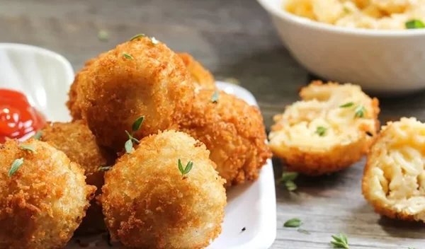 Οι πιο εύκολες τυροκροκέτες που θα φτιάξεις σήμερα: Μόνο με 2 υλικά