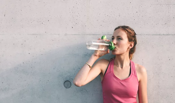 Ποιο πλαστικό μπουκάλι νερού συσσωρεύει λιγότερα βακτήρια;
