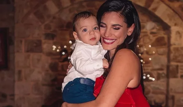 Θα γίνεις νονά; Τα πιο κομψά χτενίσματα που αγαπούν οι Ελληνίδες celebrities