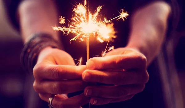 Your inner spark: 5 συμβουλές για να γιορτάσεις τη δική σου εσωτερική λάμψη