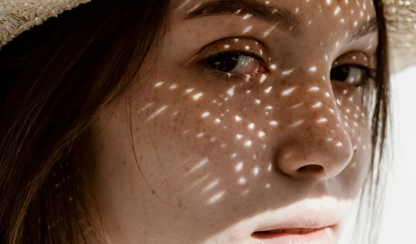 Οι 5 συνήθειες που ταλαιπωρούν τις βλεφαρίδες σου