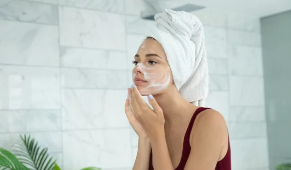 Cleansing Balm: Γιατί το αγαπούν τόσο οι κοπέλες με αλαβάστρινη επιδερμίδα;