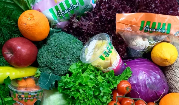 Ο Φρεσκούλης προσέφερε 16 αγκαλιές με φρούτα και λαχανικά σε κοινωφελείς φορείς