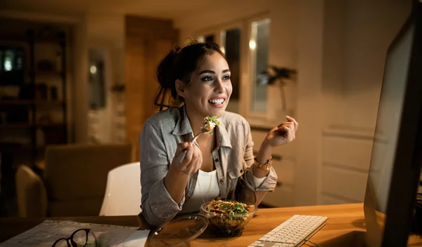 7 συνήθειες στο βραδινό γεύμα που σαμποτάρουν την απώλεια βάρους